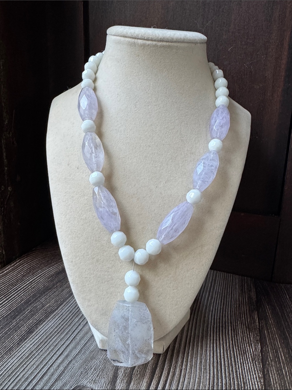 Lavender and White Beaded Pendant Necklace with Faceted Gem Accents